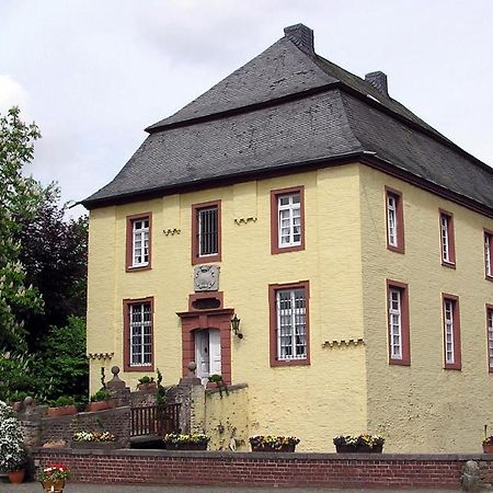 Charmante Ferienwohnungen Auf Reitstall Wasserburg Anstel - Ein Ort Zum Wohlfuehlen Und Entspannen Rommerskirchen Exterior photo