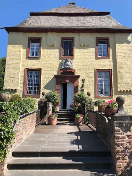 Charmante Ferienwohnungen Auf Reitstall Wasserburg Anstel - Ein Ort Zum Wohlfuehlen Und Entspannen Rommerskirchen Exterior photo